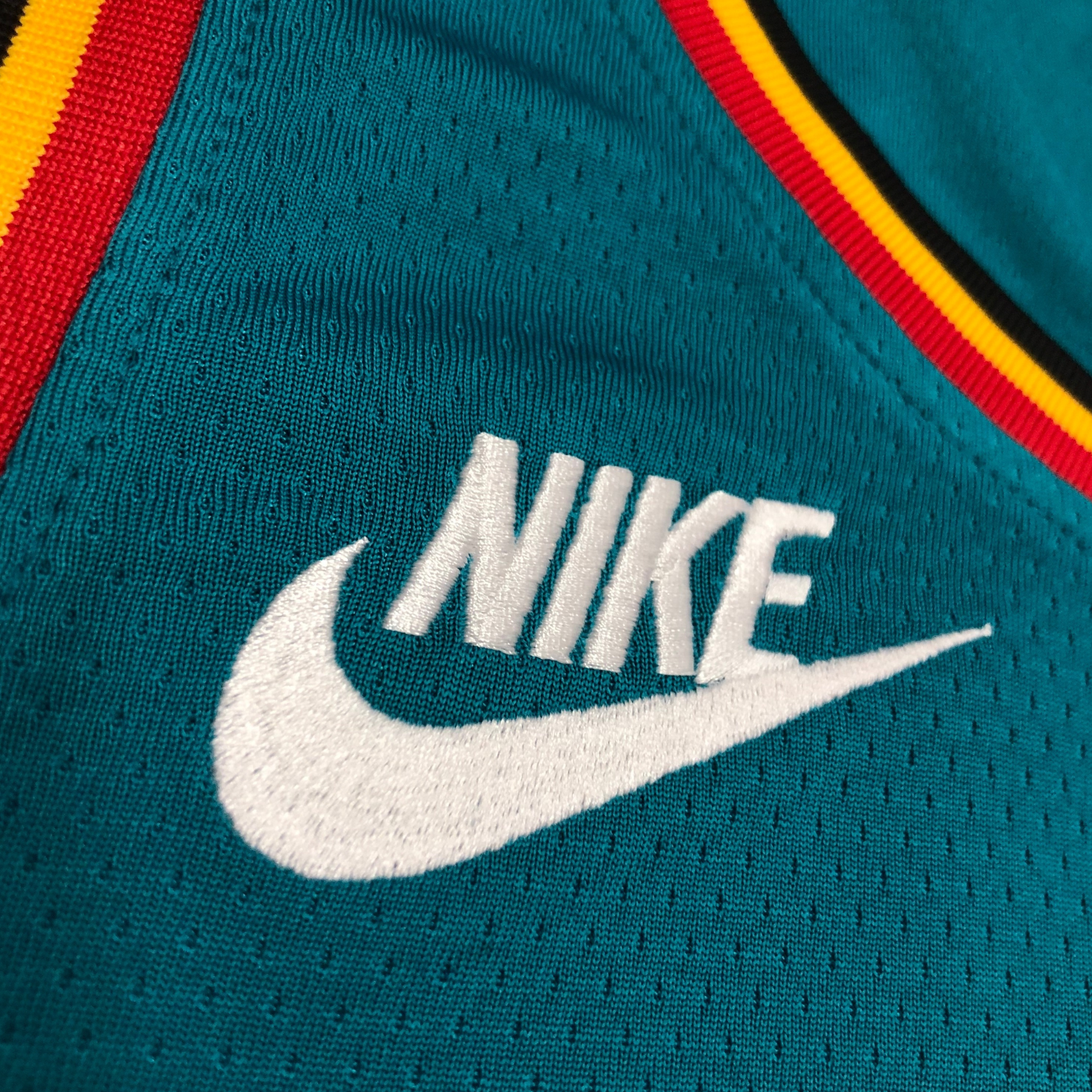 Nike NBA Detroit Pistons Classic Edition Jersey 2022/23